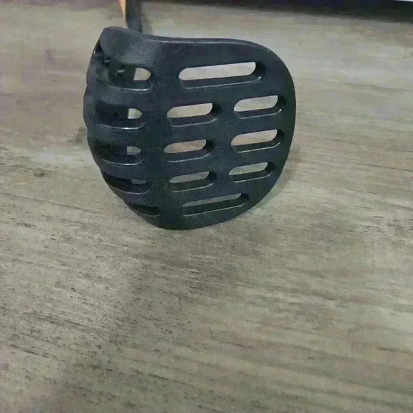 Tupperware  Utensil Masher 7782A - Black and Yellow - Product of Mexico - Picture 4 of 7